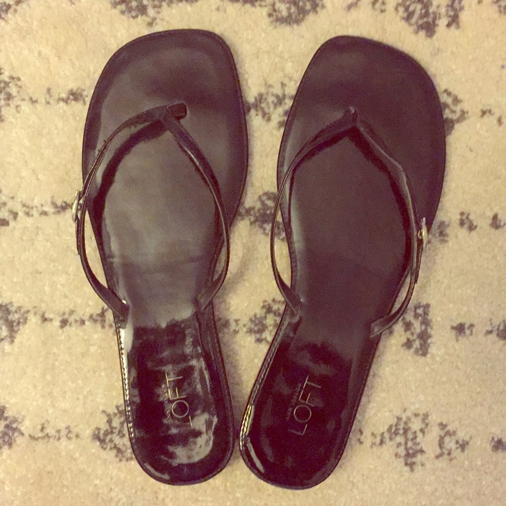 Ann Taylor LOFT Patent Leather Flip Flop Slippers